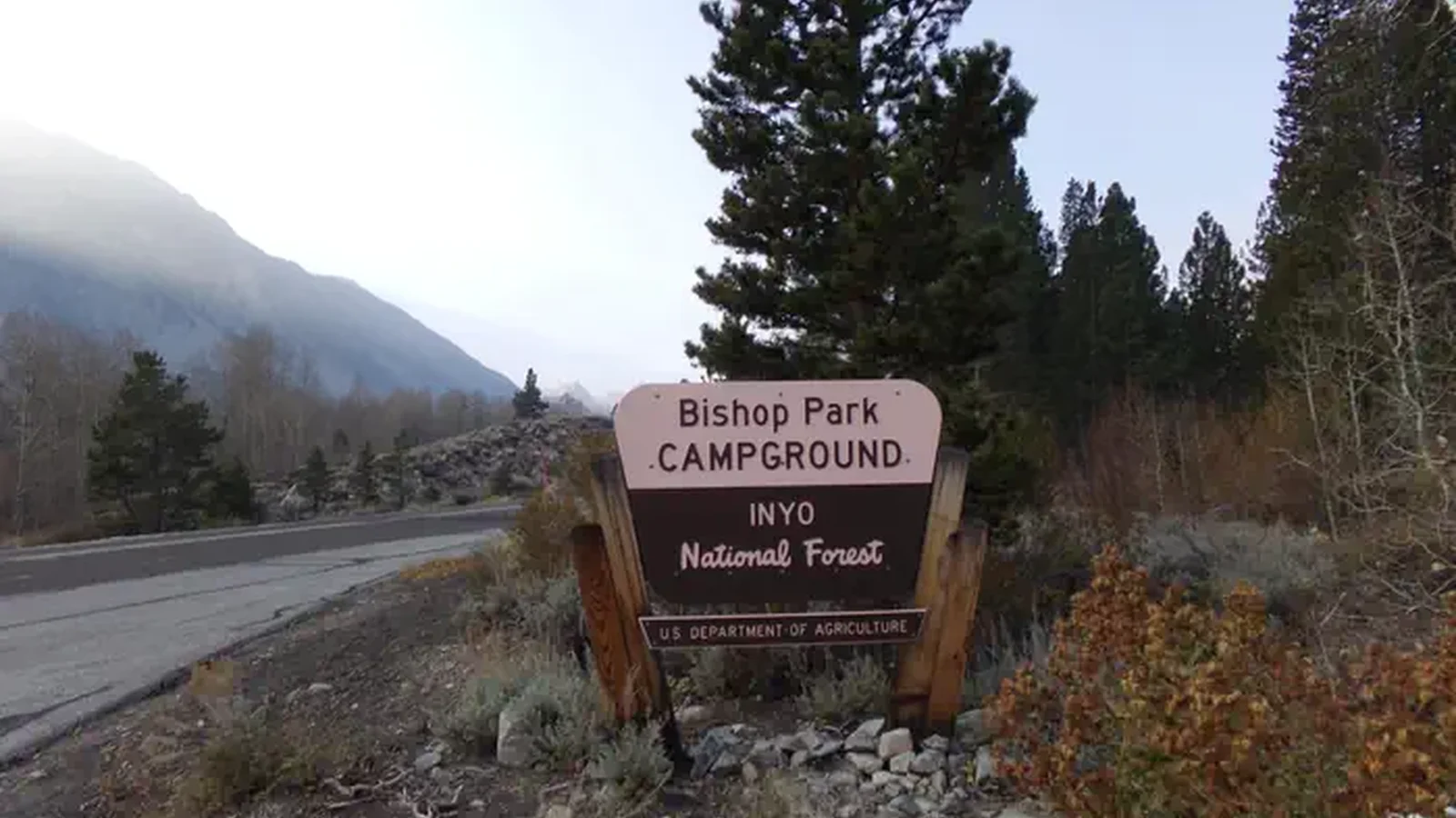 Entrance sign leading into Bishop Park Campground