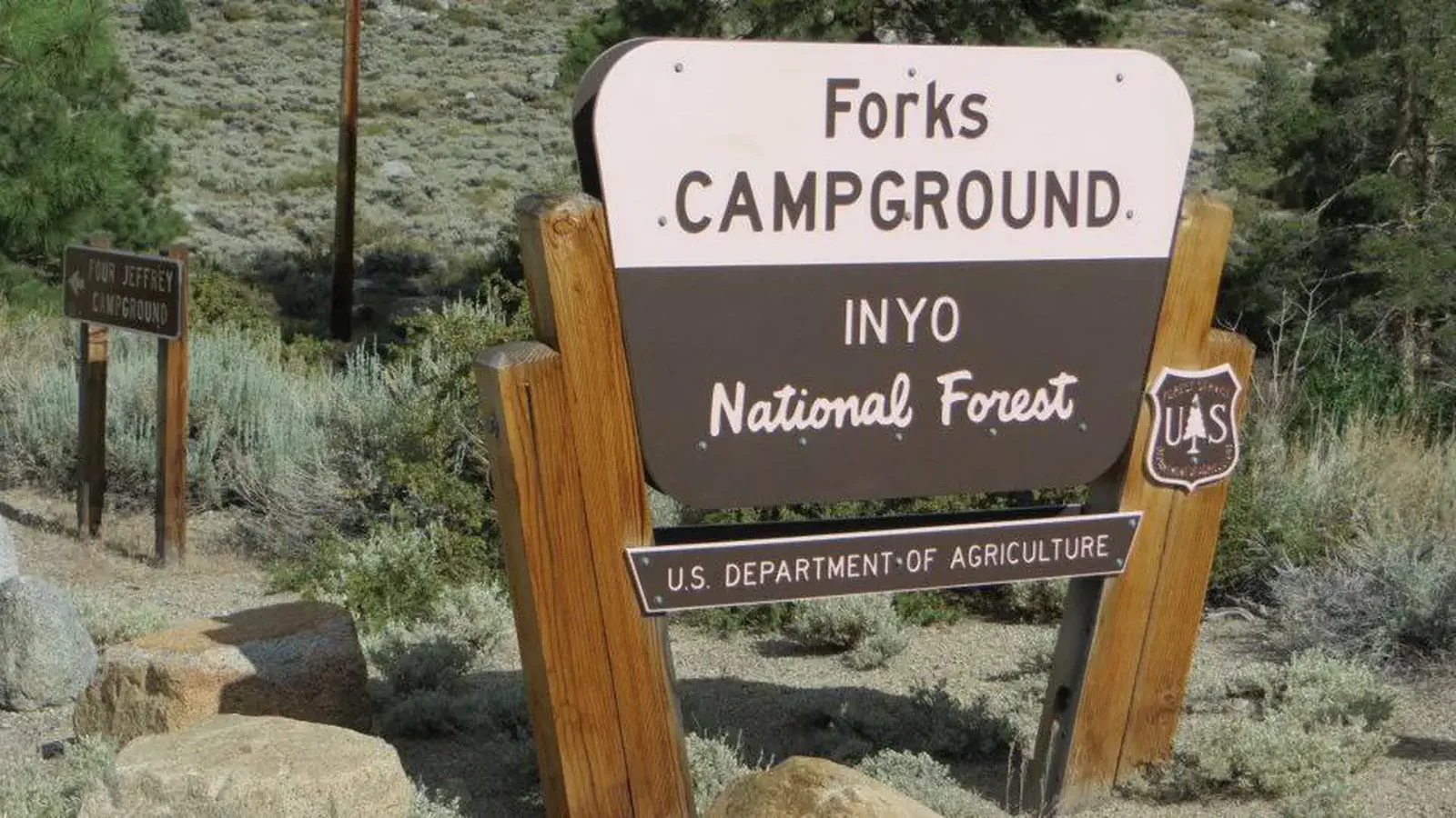 Entrance sign to Forks Campground