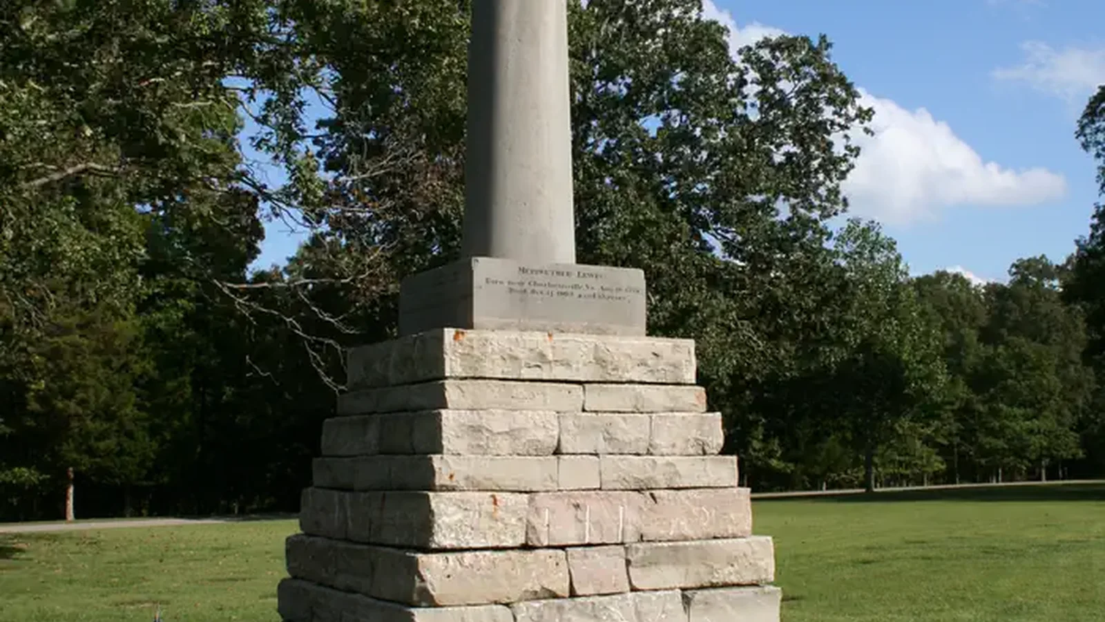 Meriwether Lewis Monument (milepost 385.9) on the Natchez Trace Parkway