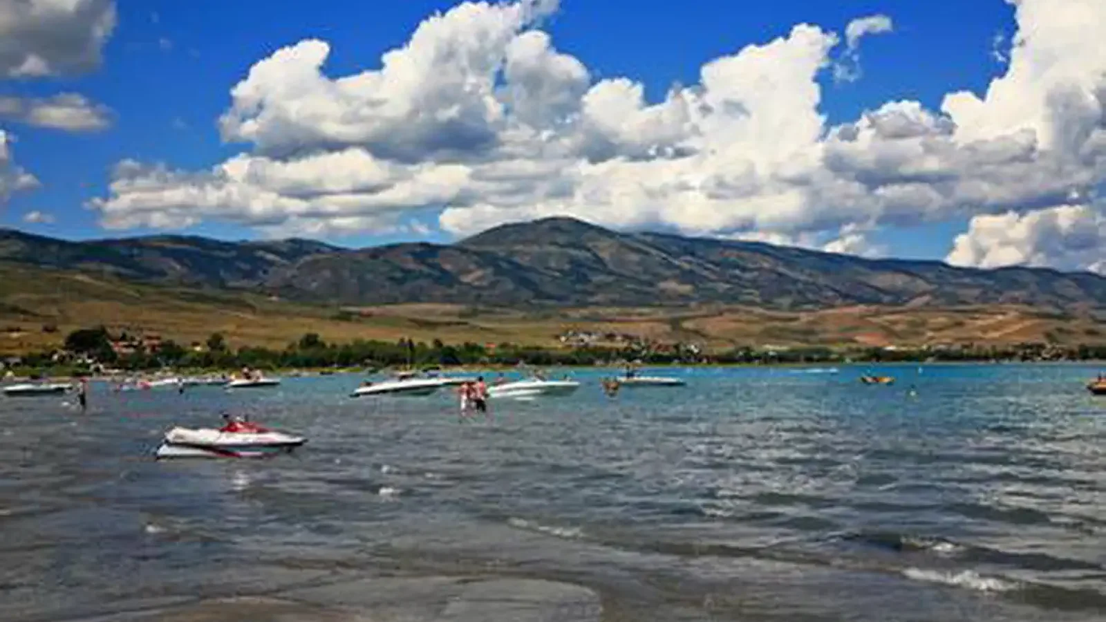Water sports on the brilliant-turquoise Bear Lake