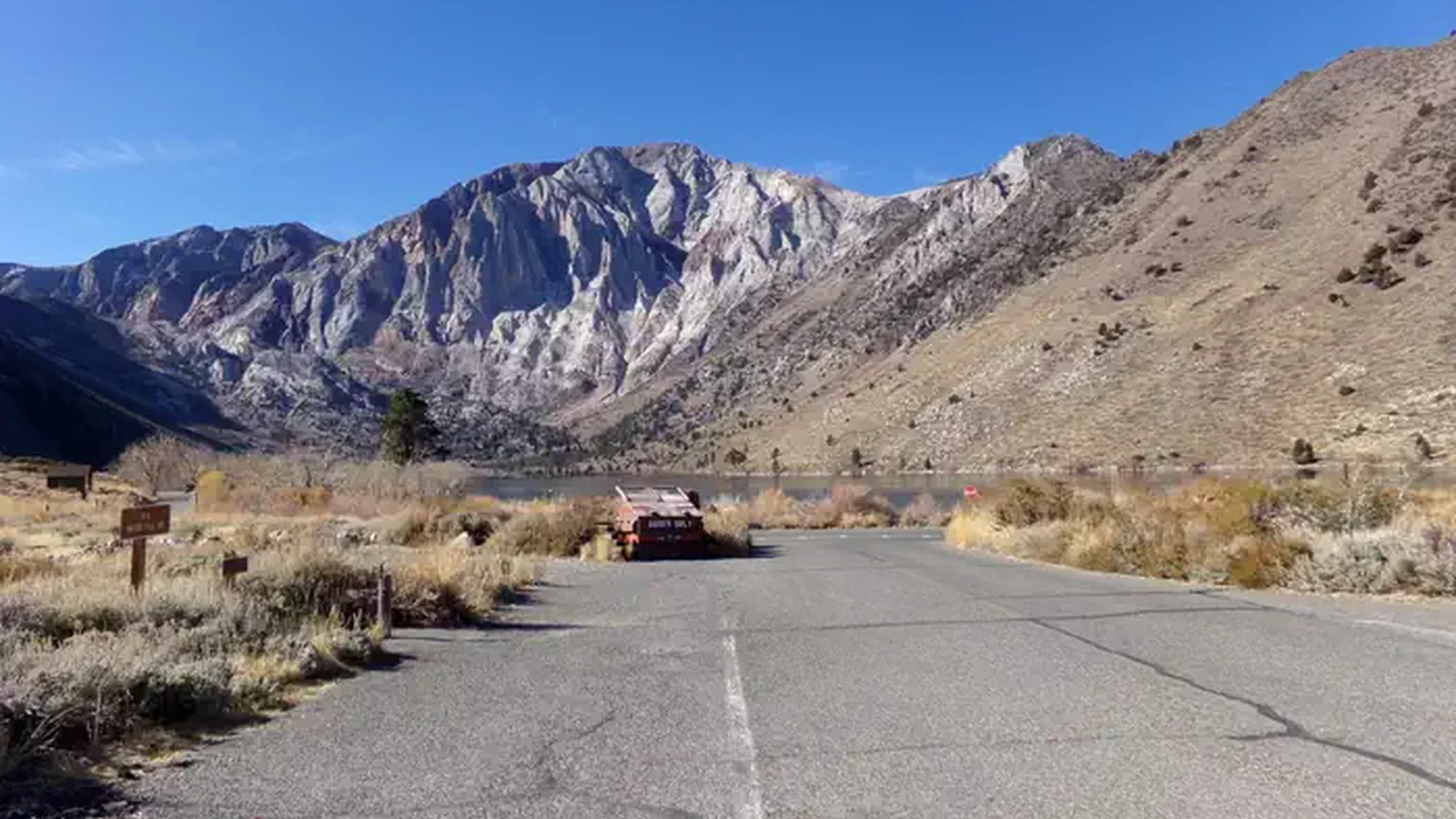 Convict Lake Campground entrance