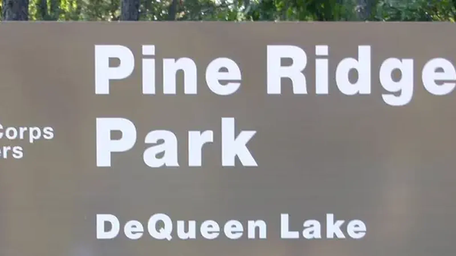 De Queen Lake Pine Ridge Park