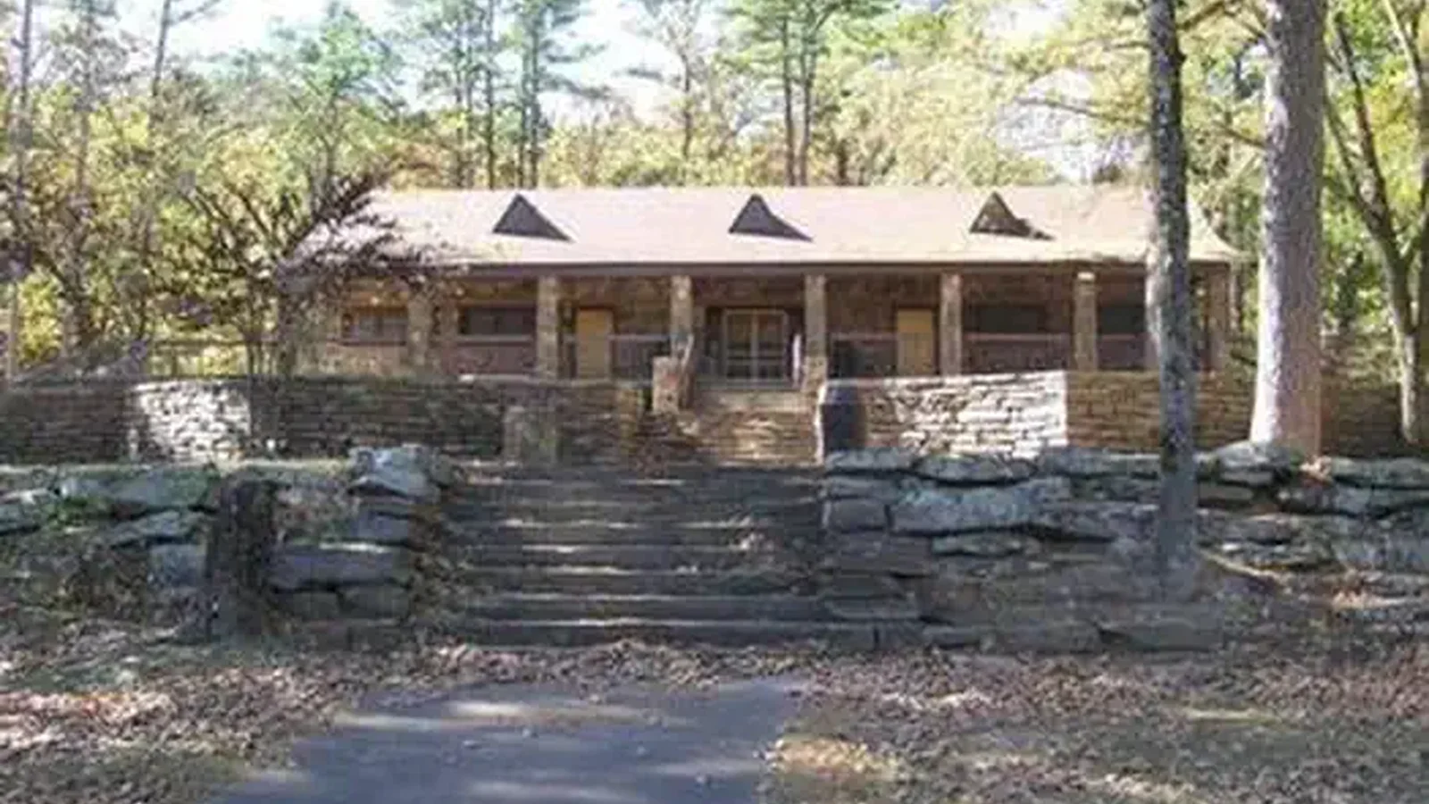 COVE LAKE RECREATION AREA Bathouse