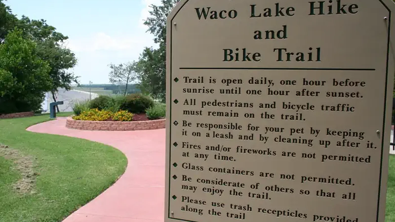 Waco Lake Hike and Bike Trail entrance