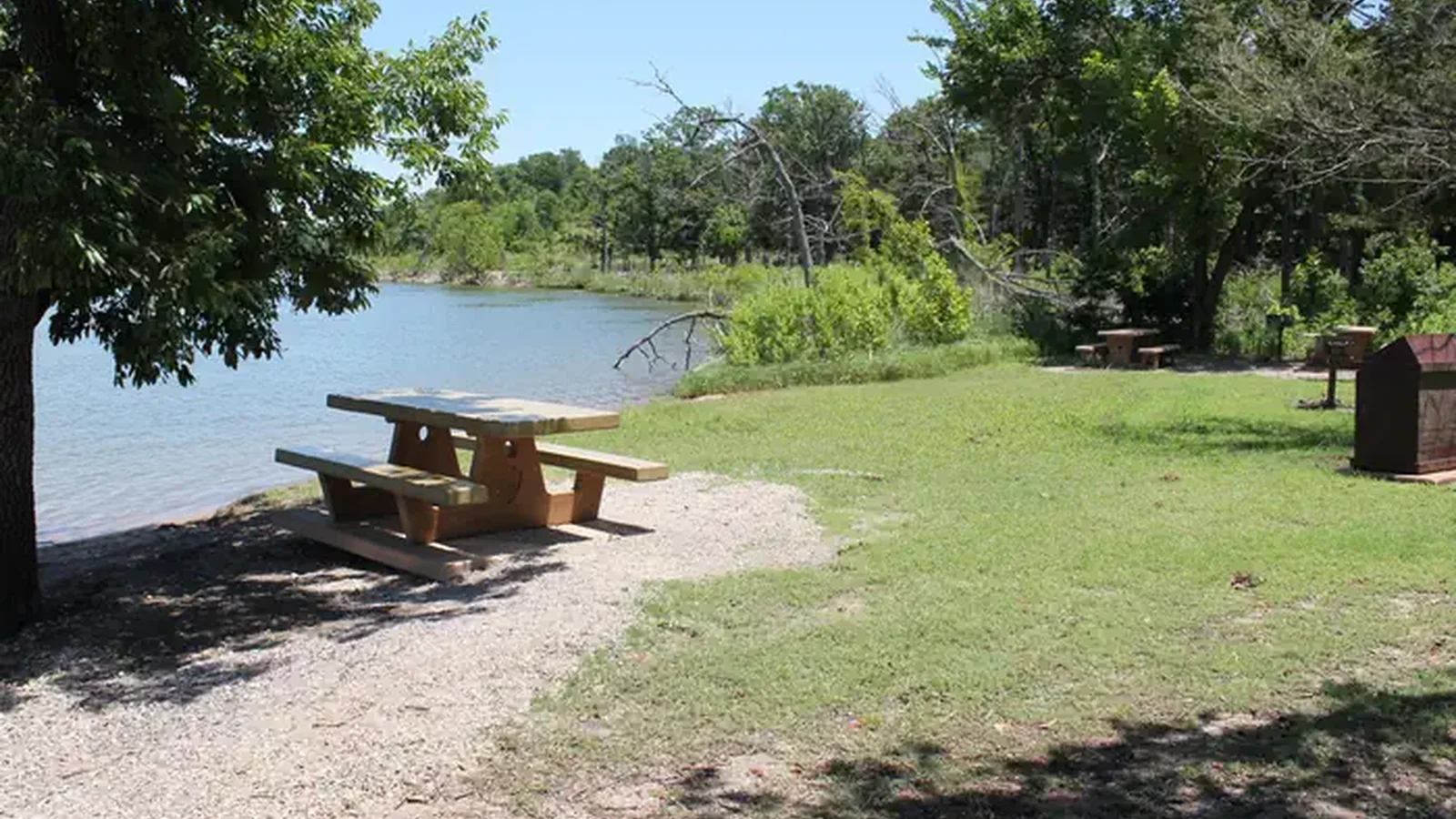 Picnic area at Point Boat Ramp.