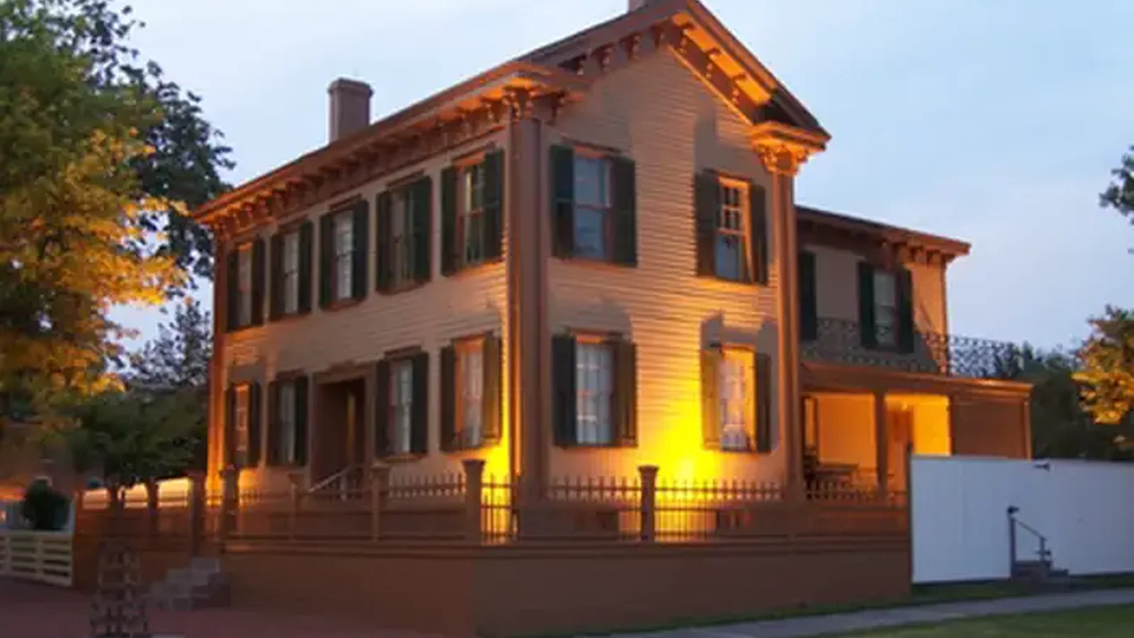 Lincoln Home at night