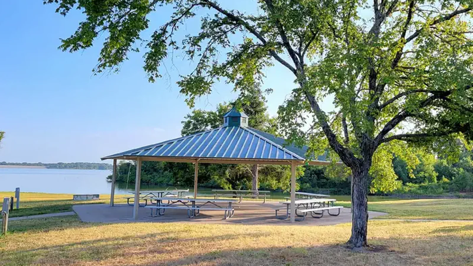 Oak Group Shelter