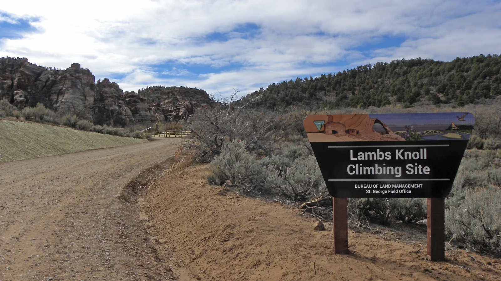 Lambs Knoll Climbing Site entrance sign