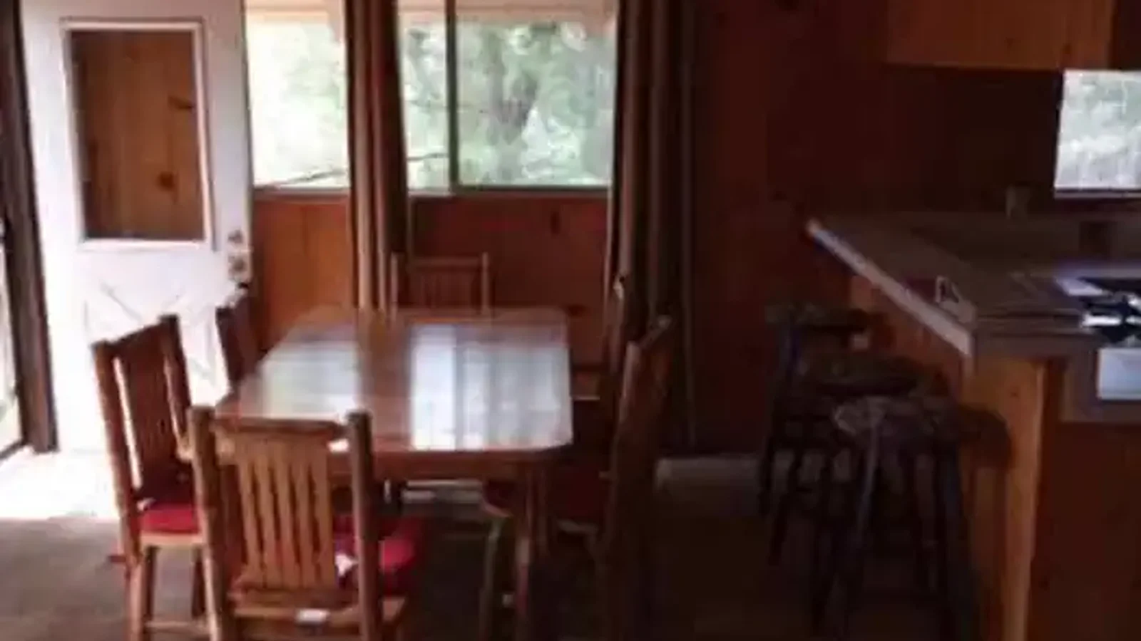 A photo of facility HIRZ CABIN dining table