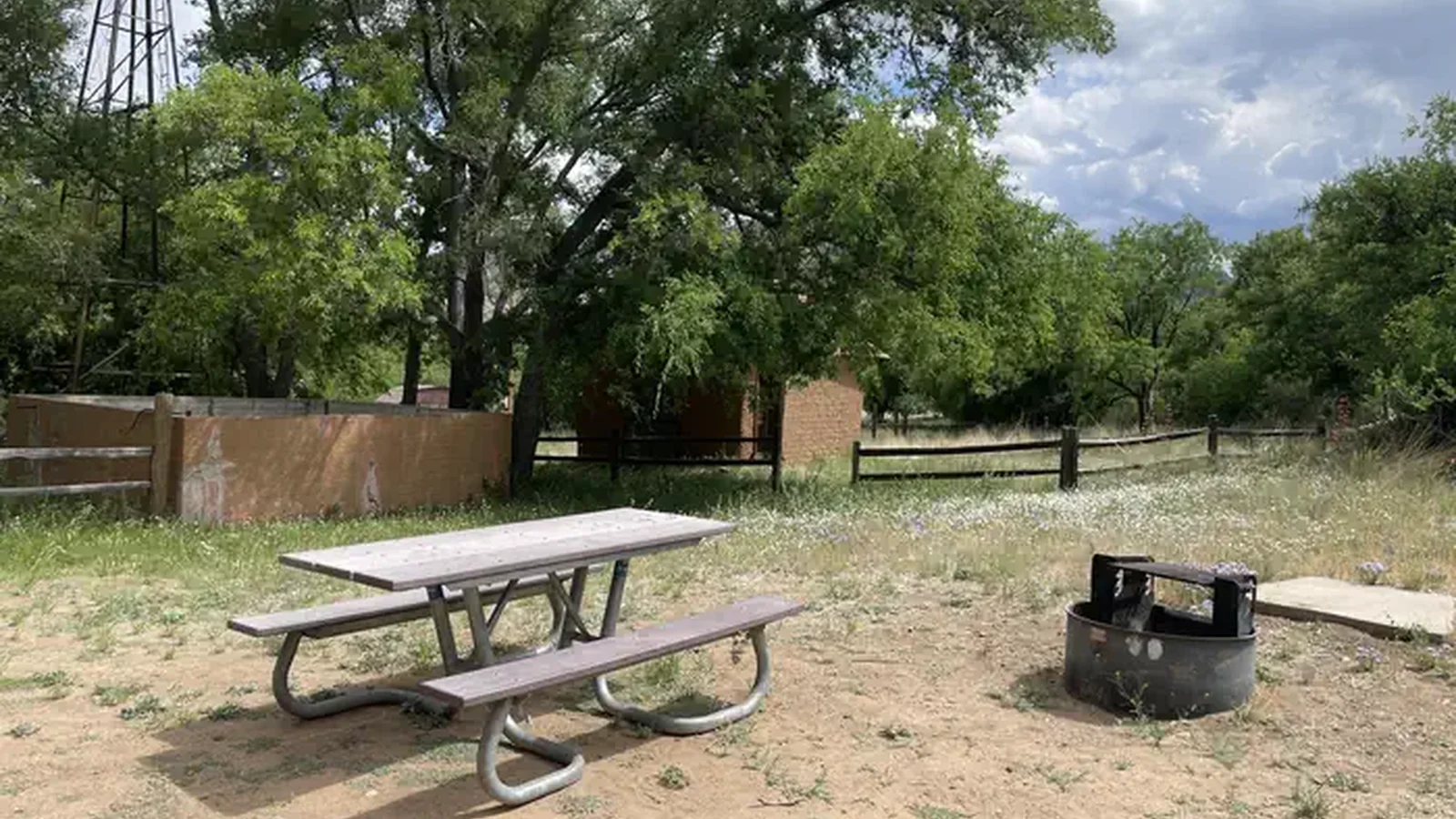 Half Moon Ranch, Picnic
