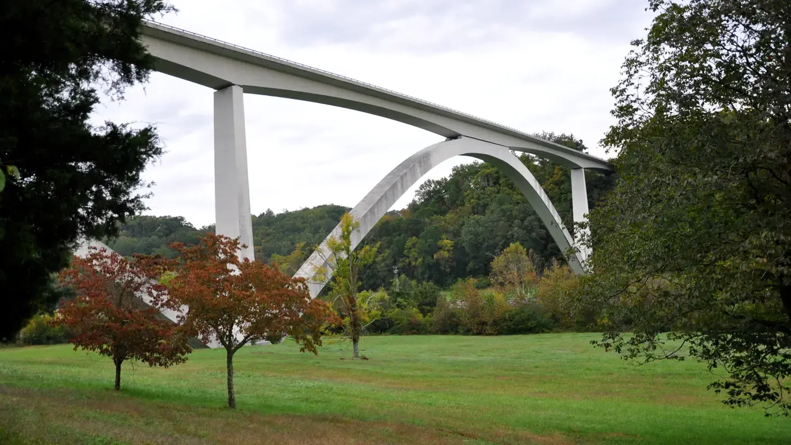 Double Arch Bridge over Birdsong Hollow (milepost 438) on the Natchez Trace Parkway