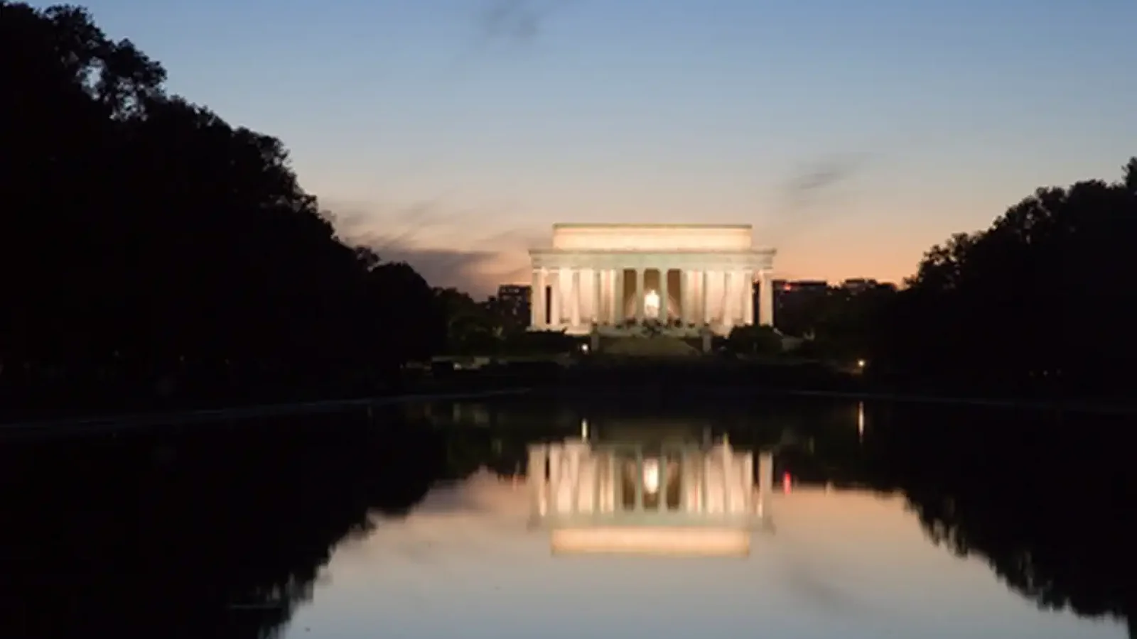 Lincoln Memorial at Dusk