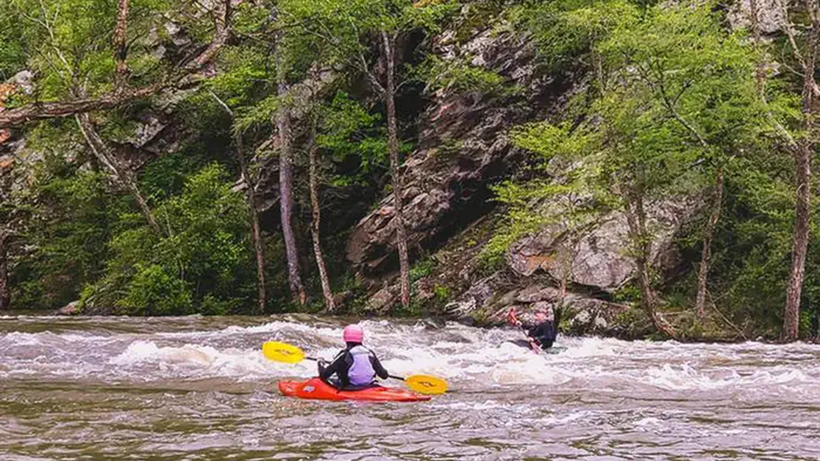 Kayaking Horseshoe Bend on Dierks Lake