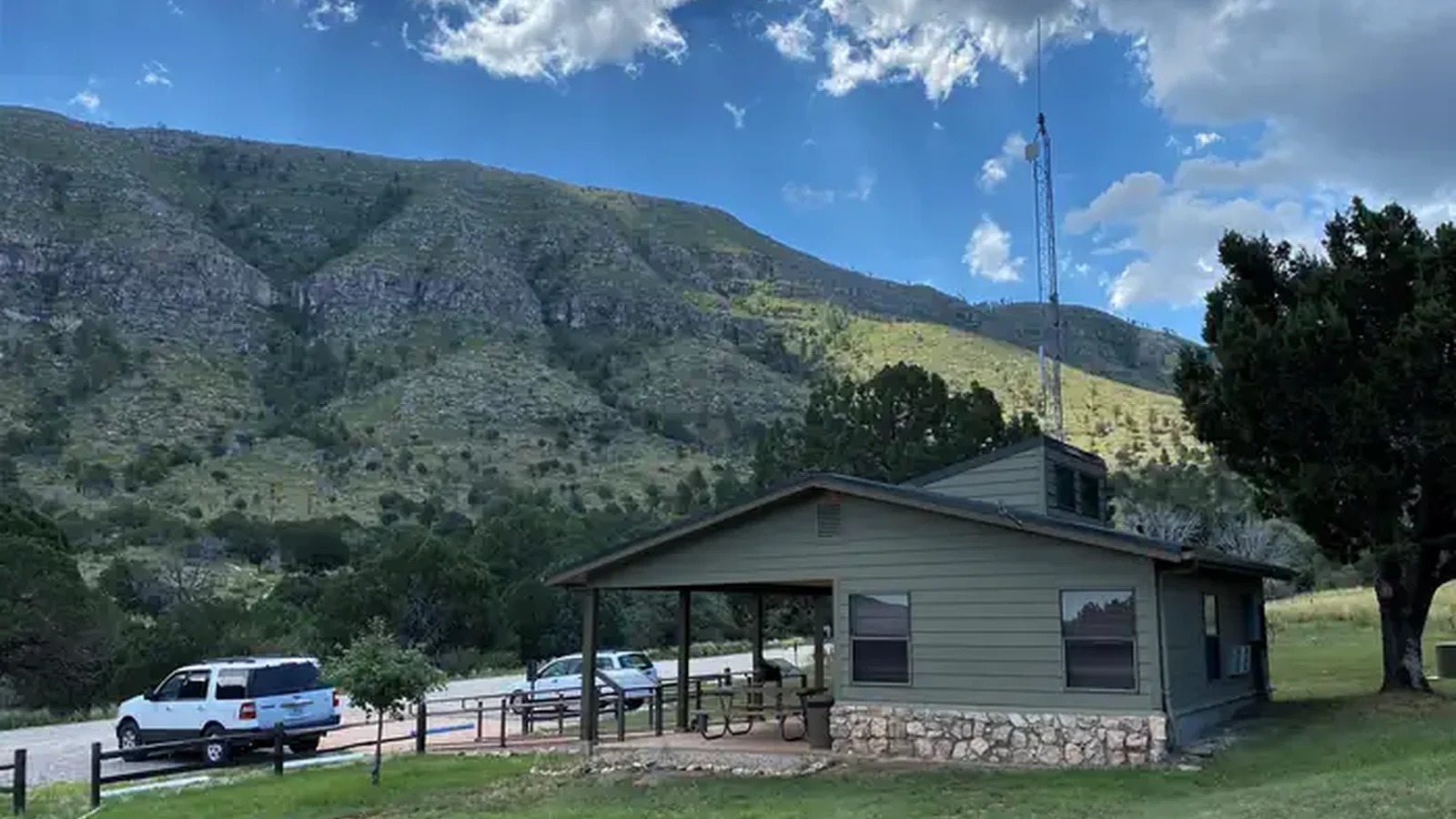 Dog Canyon ranger station with mountain views