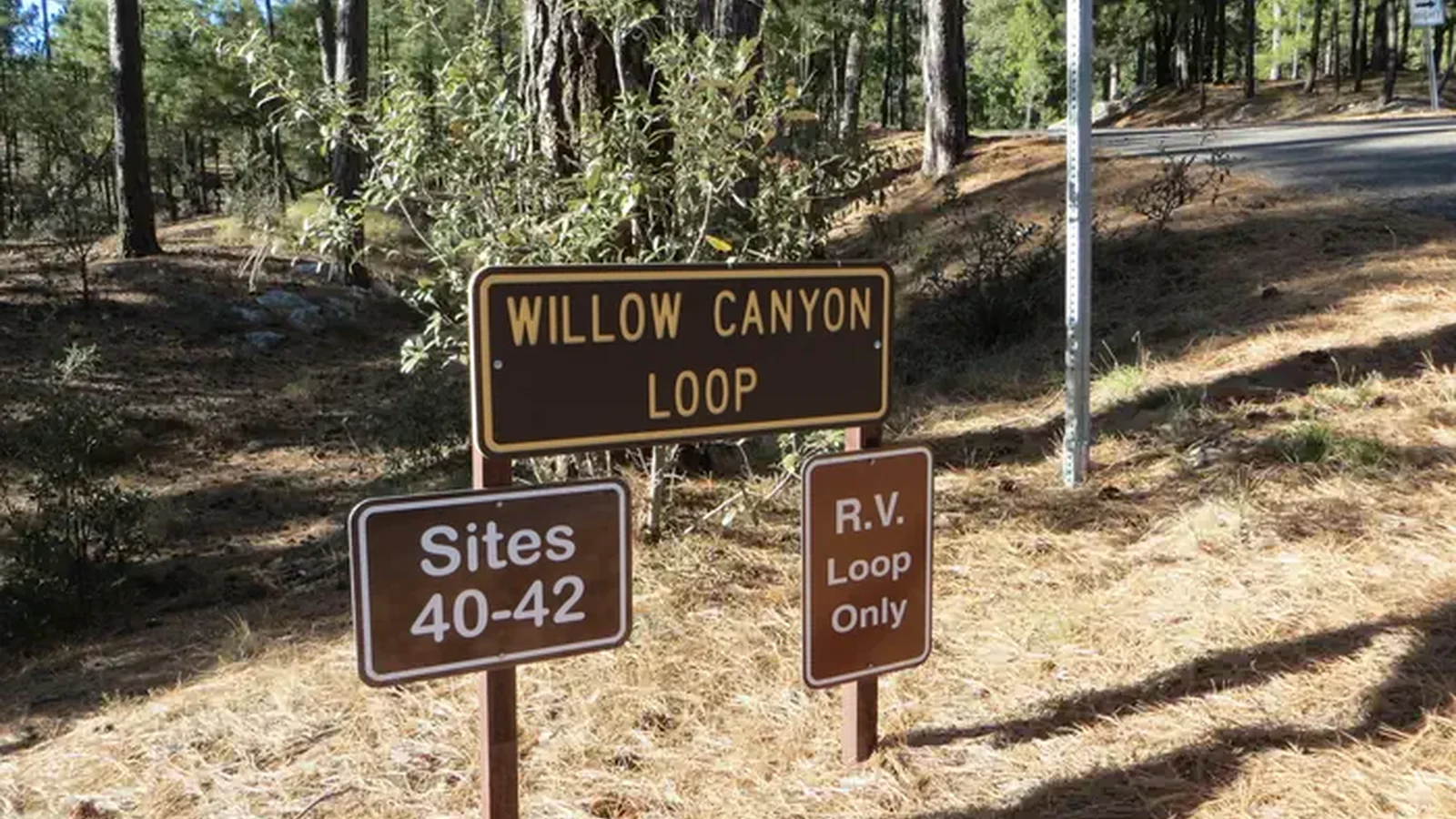 Sign for Willow Canyon Loop.