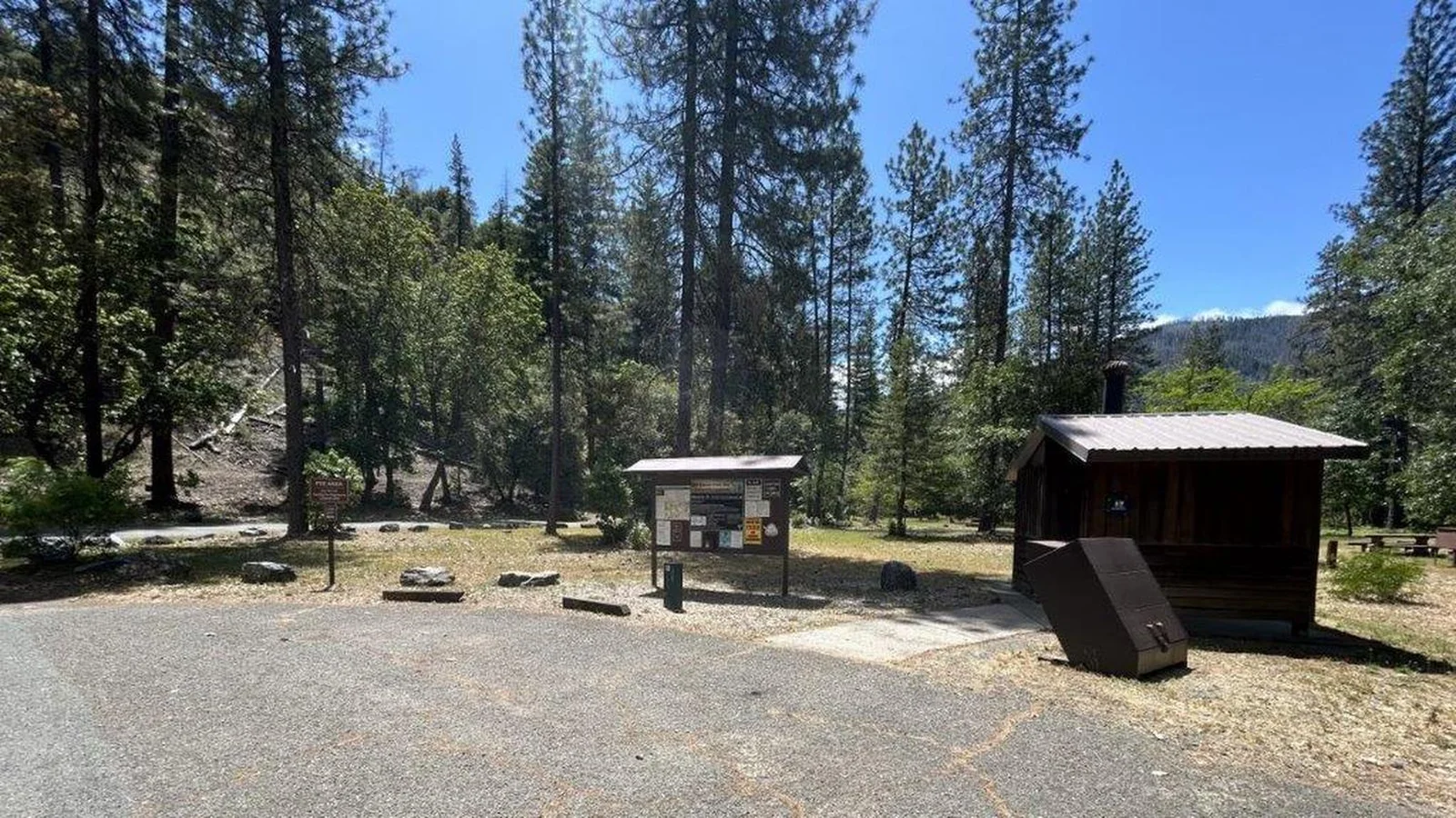 Check in area of Junction City Campground